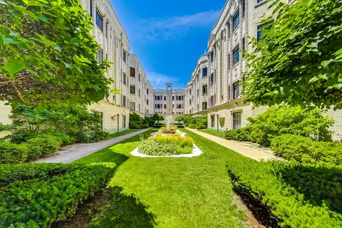 7350 N Ridge Blvd #21A, Chicago, IL 60645