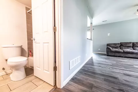 180 Betty Ct #A, Bartlett, IL 60103 photo 14