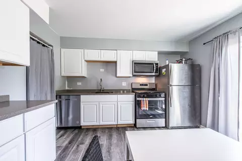 180 Betty Ct #A, Bartlett, IL 60103 photo 4