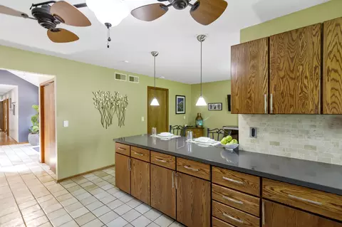 605 Oakview Dr, Algonquin, IL 60102 photo 15