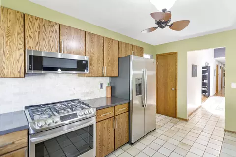 605 Oakview Dr, Algonquin, IL 60102 photo 13
