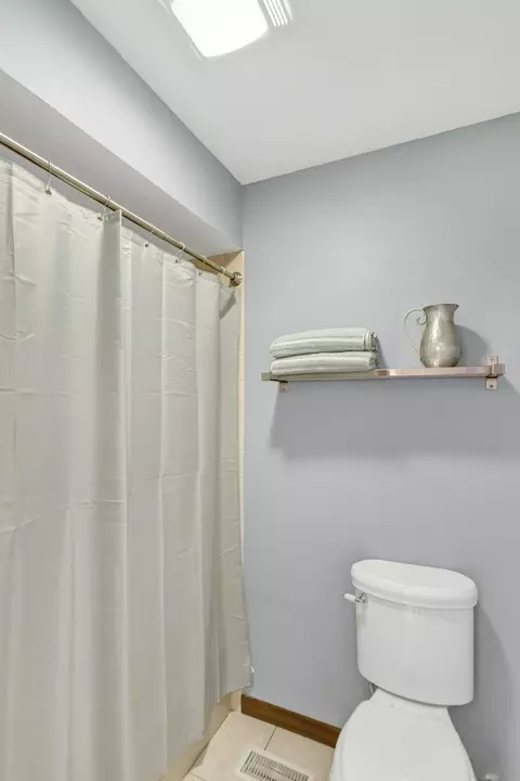 605 Oakview Dr, Algonquin, IL 60102 photo 41