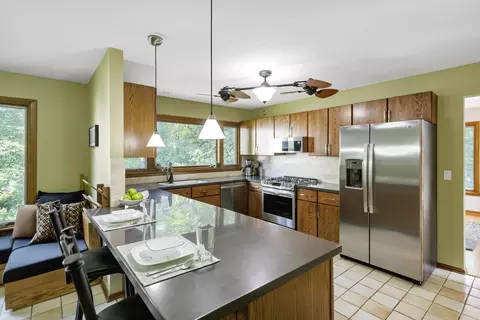 605 Oakview Dr, Algonquin, IL 60102 photo 16