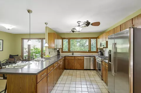 605 Oakview Dr, Algonquin, IL 60102 photo 14