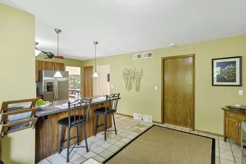 605 Oakview Dr, Algonquin, IL 60102 photo 18