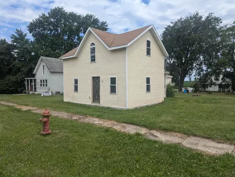 109 E State St, Fairmount, IL 61841 photo 2