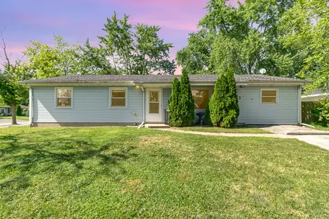 323 Midway Dr, Valparaiso, IN 46385