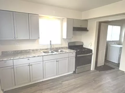 Kitchen - 715 E 155th Ct, Phoenix, IL 60426 photo 2 of 4