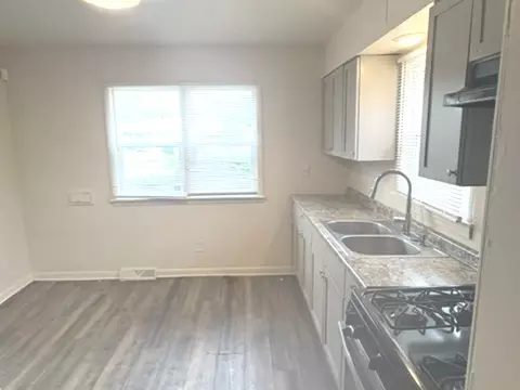 Kitchen - 715 E 155th Ct, Phoenix, IL 60426 photo 4 of 4