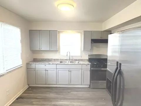 Kitchen - 715 E 155th Ct, Phoenix, IL 60426 photo 1 of 4