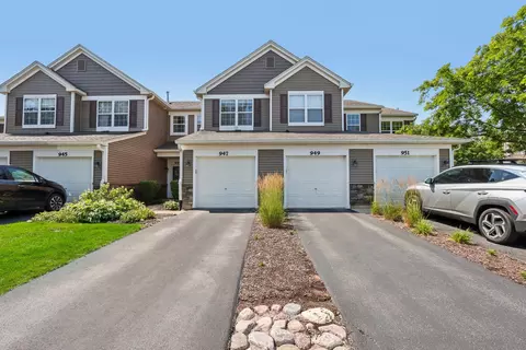 947 Genesee Dr, Naperville, IL 60563