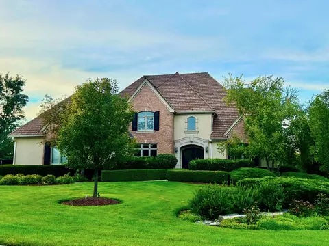 21823 W Vernon Ridge Dr, Mundelein, IL 60060