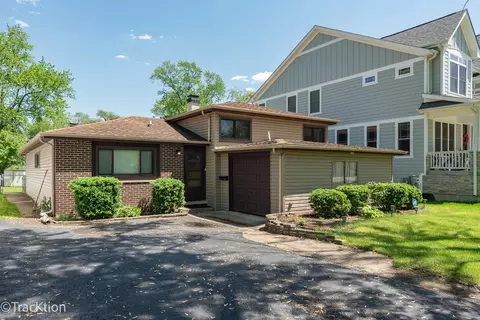 4009 Washington St, Downers Grove, IL 60515