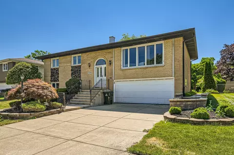 15220 Linden Dr, Oak Forest, IL 60452