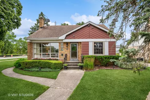 6801 W Cleveland St, Niles, IL 60714