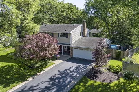 1945 Smith Rd, Northbrook, IL 60062