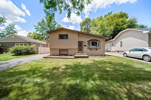 44 N Addison Rd, Villa Park, IL 60181