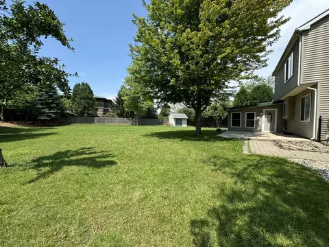 Exterior - 1165 Sawmill Ln, Algonquin, IL 60102 photo 6 of 8