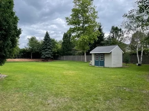 Exterior - 1165 Sawmill Ln, Algonquin, IL 60102 photo 5 of 8