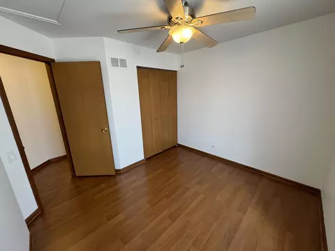 Bedroom - 1165 Sawmill Ln, Algonquin, IL 60102 photo 3 of 4