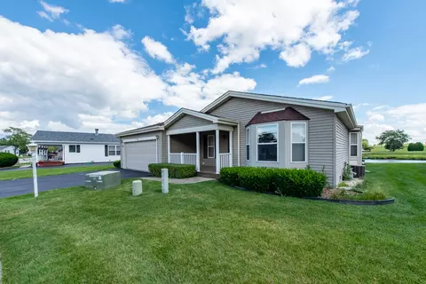 5 Surrey Ct, Grayslake, IL 60030