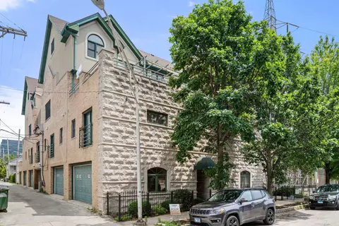 417 N Noble St #8, Chicago, IL 60642