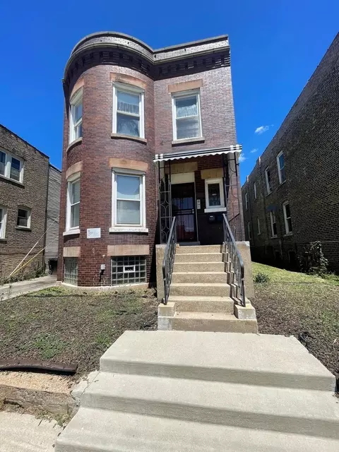 1748 E 73rd St, Chicago, IL 60649 photo 1