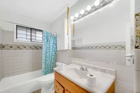 Bath - 2025 Ohio St, Gary, IN 46407 photo 1 of 2
