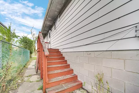 Exterior - 2025 Ohio St, Gary, IN 46407 photo 6 of 7