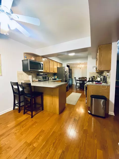 411 Hickory Dr, Wheeling, IL 60090 photo 3