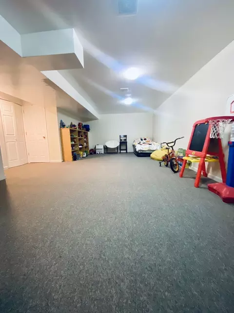 411 Hickory Dr, Wheeling, IL 60090 photo 12