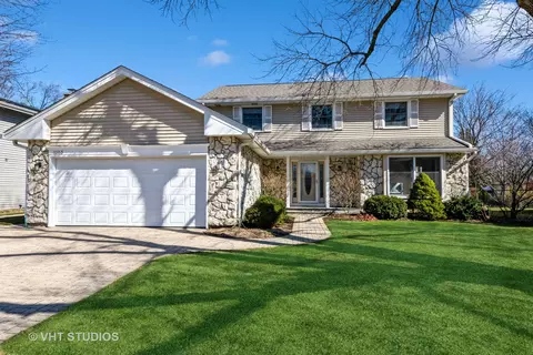 1105 Grant Pl, Vernon Hills, IL 60061
