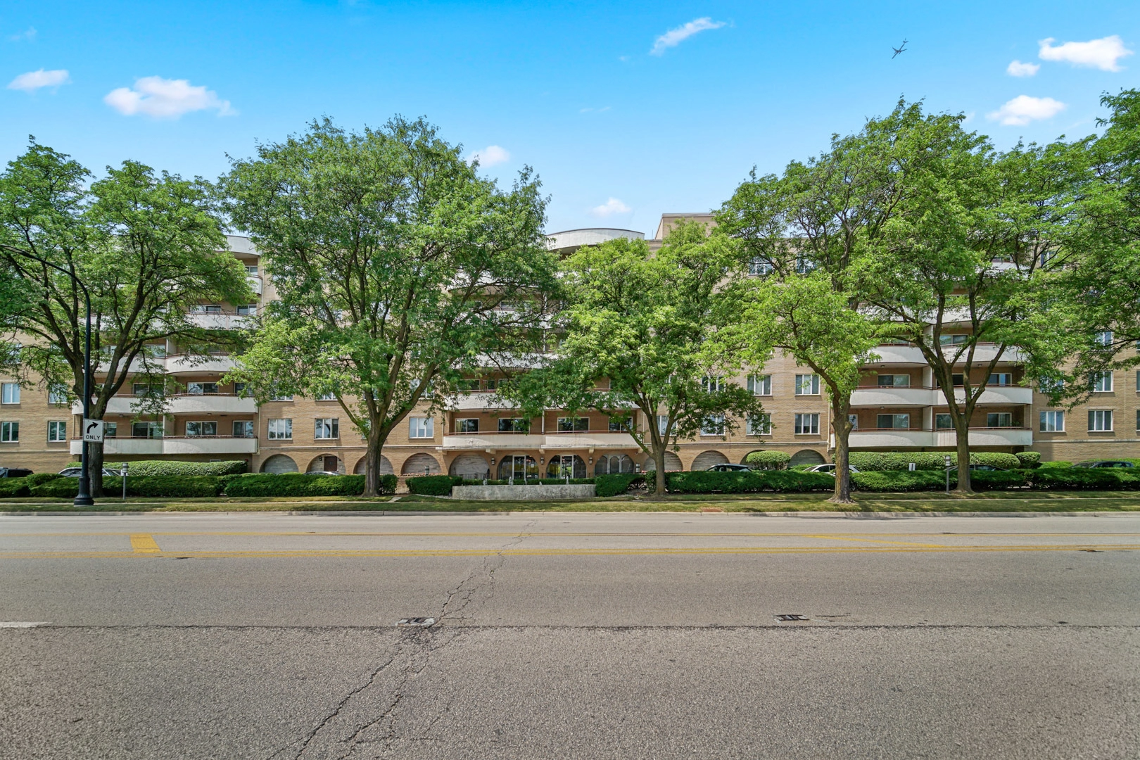 6400 N Cicero Ave Unit 213