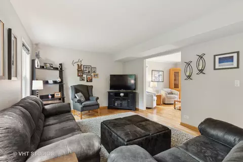 Living - 59 Mohawk St, Cary, IL 60013 photo 3 of 3
