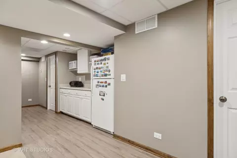 Entry Way - 59 Mohawk St, Cary, IL 60013 photo 2 of 2