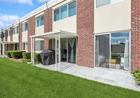 100 Deborah Ln #3A, Wheeling, IL 60090 photo 3