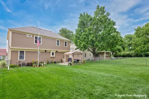 Exterior - 3713 Maple Ave, Mchenry, IL 60050 photo 4 of 7