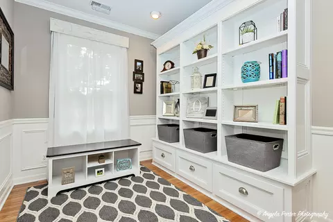 Entry Way - 3713 Maple Ave, Mchenry, IL 60050 photo 2 of 3