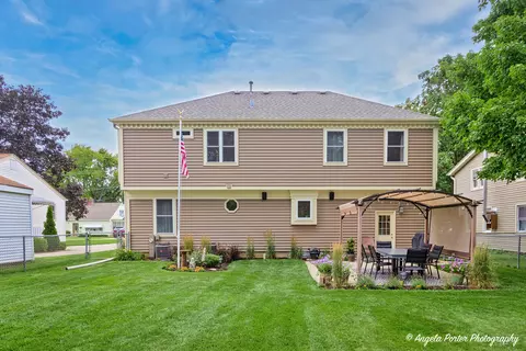 Exterior - 3713 Maple Ave, Mchenry, IL 60050 photo 5 of 7