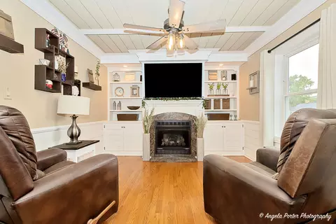 Living - 3713 Maple Ave, Mchenry, IL 60050 photo 2 of 3