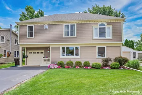 3713 Maple Ave, Mchenry, IL 60050