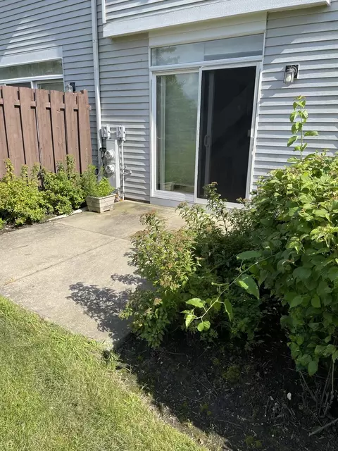 Exterior - 12 Arbordale Ct, Algonquin, IL 60102 photo 7 of 11