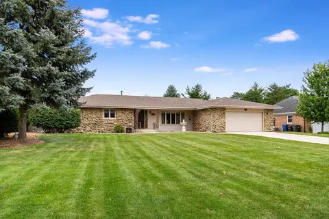 320 Wintree Ln, New Lenox, IL 60451