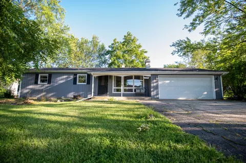 2930 Golf Rd, Joliet, IL 60432