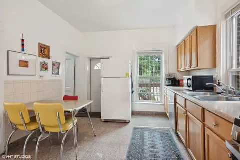Kitchen - 842 W 33rd St, Chicago, IL 60608 photo 6 of 6
