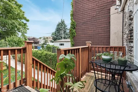 Exterior - 842 W 33rd St, Chicago, IL 60608 photo 3 of 7