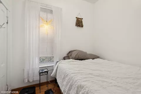 Bedroom - 842 W 33rd St, Chicago, IL 60608 photo 5 of 5