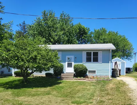 341 E Kirke Gate, Lee, IL 60530
