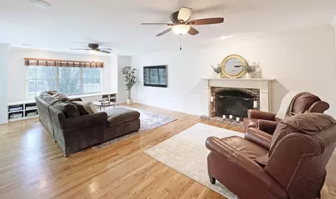 104 E 14th Ave, Naperville, IL 60563 photo 14