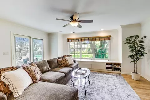 104 E 14th Ave, Naperville, IL 60563 photo 11